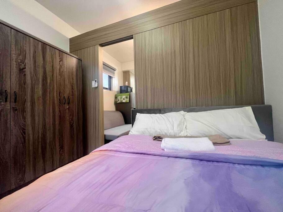Bellona Near Mall Of W/ Netflix & Pool * Manila