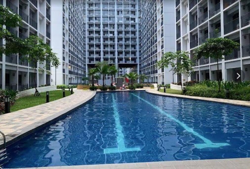 Bellona Near Mall Of W/ Netflix & Pool Apartment