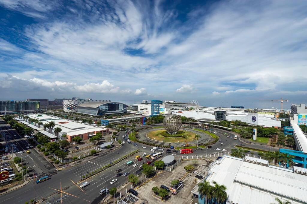 Bellona Near Mall Of W/ Netflix & Pool Apartment Manila
